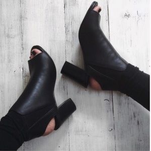 STEVE MADDEN Nobel Block Heel Booties